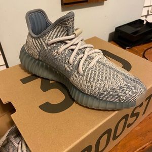 Brand new Yeezy’s. Men’s 4.5, women’s 6.